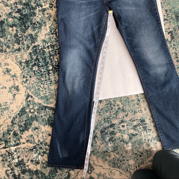 Old Navy Original Mid-Rise Blue Denim Jeans Size 6 - Picture 6 of 8